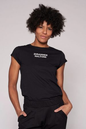 Zusammen Haltung - Damenshirt mit aufgerolltem Arm von Elternhaus